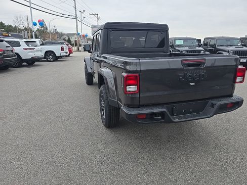 New 2026 Jeep Gladiator Sport image 5