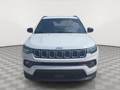 Used 2023 Jeep Compass Latitude w/ Sun and Sound Group AWD/4WD image 2