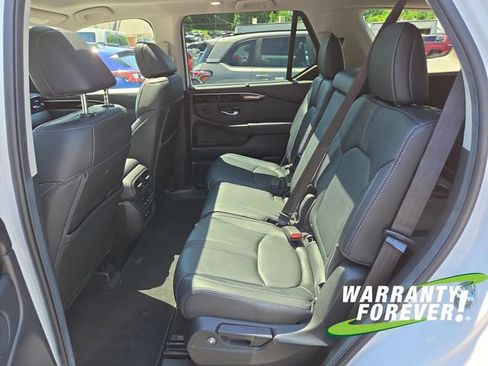 Used 2024 Honda Pilot Touring image 16