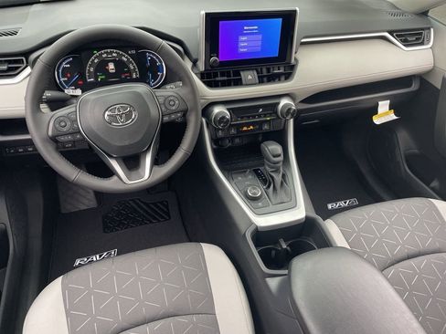 New 2025 Toyota RAV4 XLE image 19