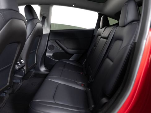 Used 2024 Tesla Model Y Performance image 18