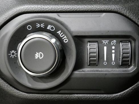 Used 2022 Jeep Wrangler Unlimited Sport image 15