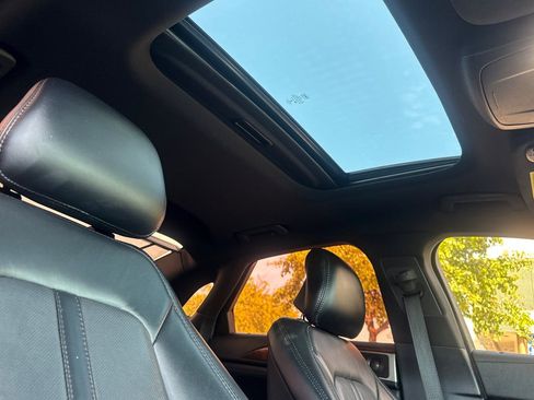 Used 2019 Lincoln MKZ Reserve FWD image 16
