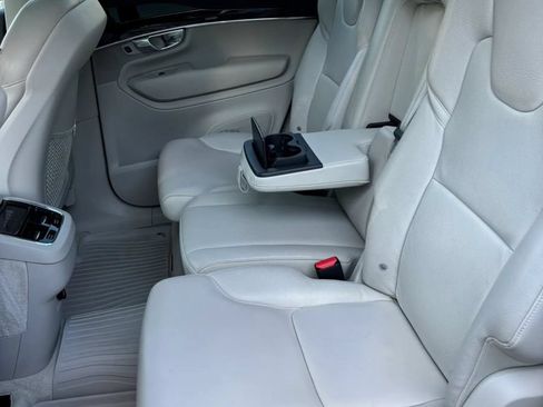 Used 2016 Volvo XC90 T6 Momentum w/ Momentum Plus Package AWD/4WD image 15