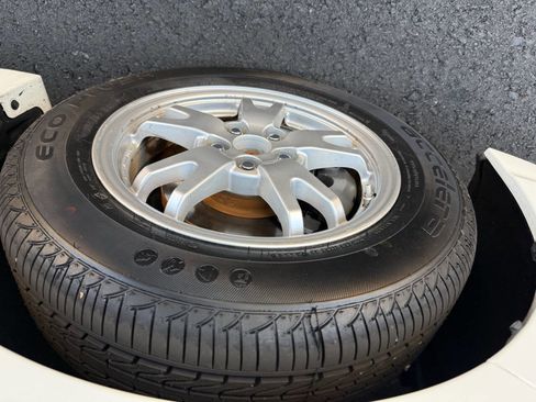 Used 2011 Toyota Prius Five image 8