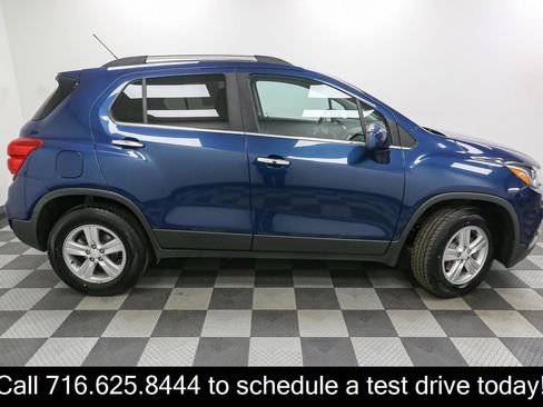 Used 2020 Chevrolet Trax LT w/ LT Convenience Package AWD/4WD image 7