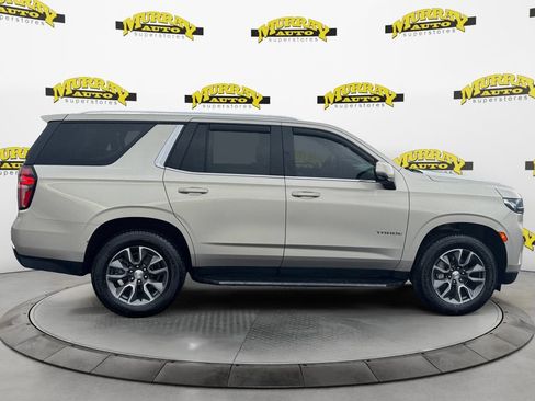 Used 2021 Chevrolet Tahoe LT w/ LT Signature Package RWD image 6