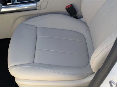 Used 2026 Mercedes-Benz GLA 250 image 4