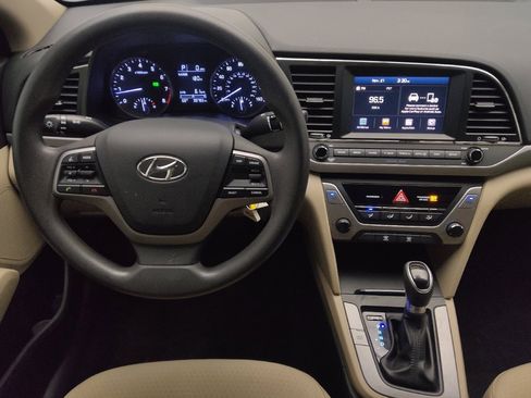 Used 2017 Hyundai Elantra SE image 26