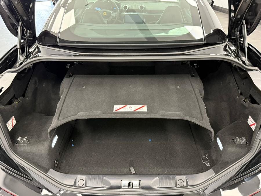 Used 2019 Ferrari Portofino RWD image 96