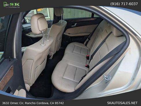 Used 2010 Mercedes-Benz E 350 4MATIC Sedan image 25