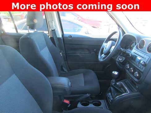 Used 2015 Jeep Patriot Sport FWD image 11