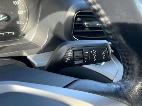 Used 2022 Ford Explorer XLT w/ Equipment Group 202A image 21