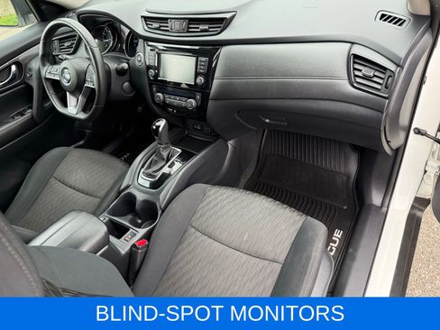 Used 2018 Nissan Rogue SV AWD/4WD image 16