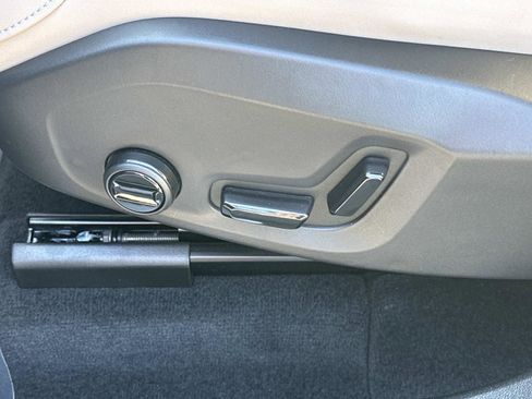 Certified 2026 Volvo XC60 B5 Plus w/ Protection Package Premier image 18