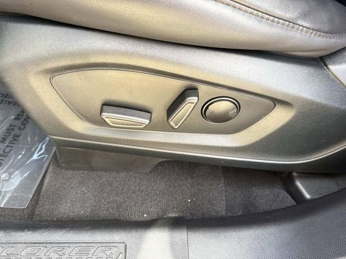 Used 2021 Ford Explorer XLT w/ Equipment Group 202A image 26