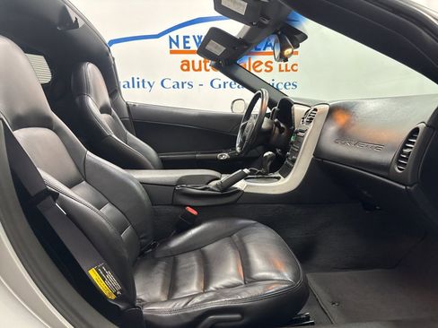 Used 2005 Chevrolet Corvette Coupe RWD image 21
