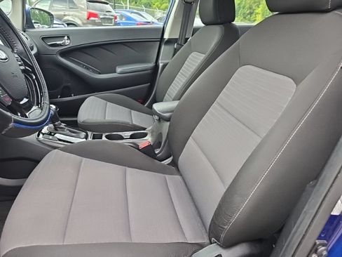 Used 2017 Kia Forte S FWD image 11