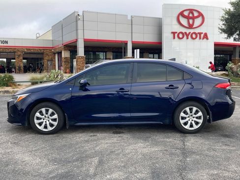 Used 2025 Toyota Corolla LE FWD image 7