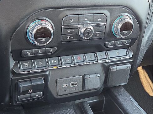 Used 2020 GMC Sierra 2500 Denali w/ Denali Ultimate Package image 19