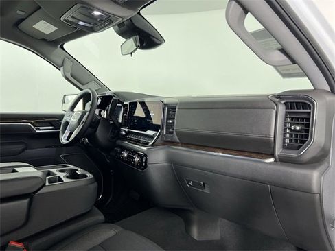 Used 2025 GMC Sierra 1500 Elevation image 29