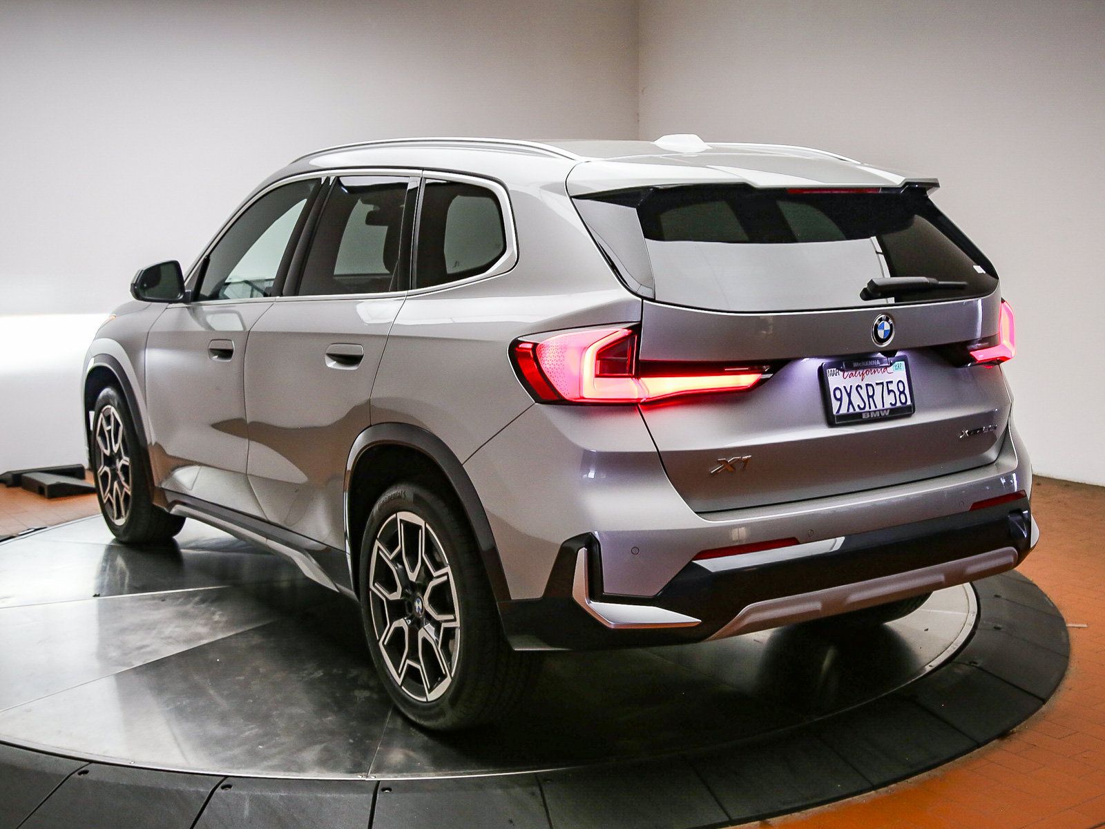 Used 2026 BMW X1 xDrive28i w/ Convenience Package AWD/4WD image 5