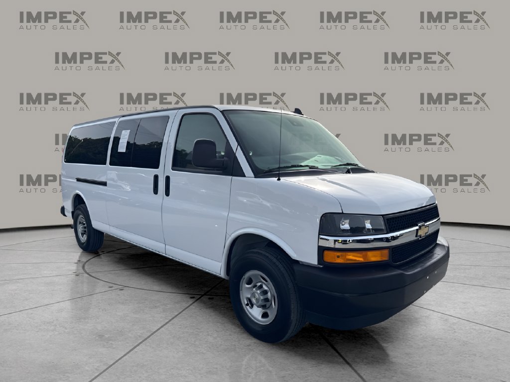 Used 2024 Chevrolet Express 3500 LS RWD image 7