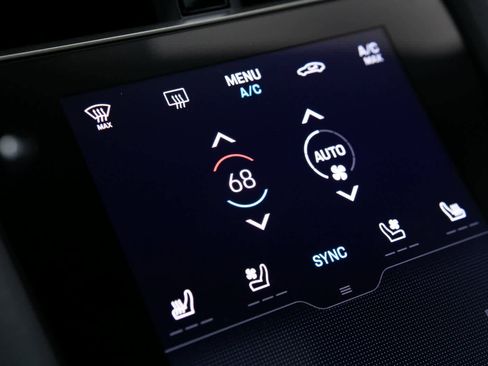 New 2026 Porsche Taycan Turbo image 21