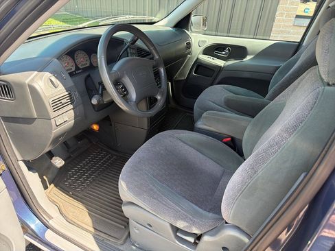 Used 2001 Nissan Quest SE FWD image 13