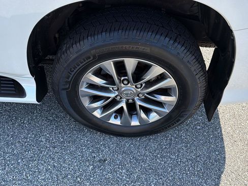 Used 2018 Lexus GX 460 Luxury AWD/4WD image 42