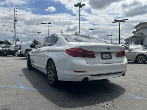 Used 2020 BMW 530i w/ Convenience Package RWD image 3