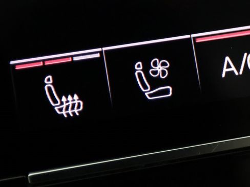 Used 2019 Audi Q8 Prestige image 26