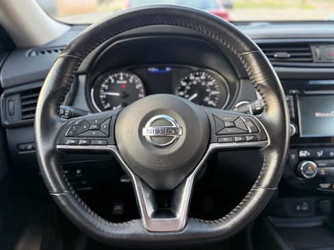 Used 2019 Nissan Rogue SV image 24