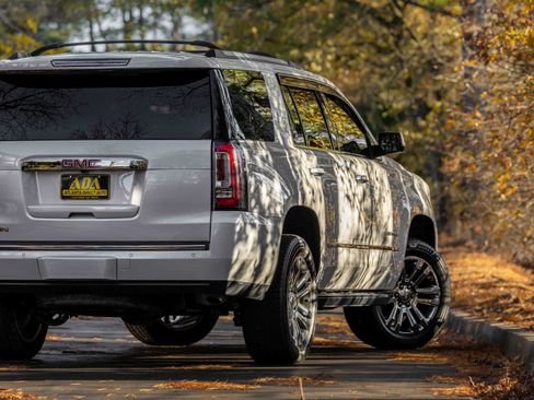 Used 2018 GMC Yukon Denali w/ Denali Ultimate Package image 28