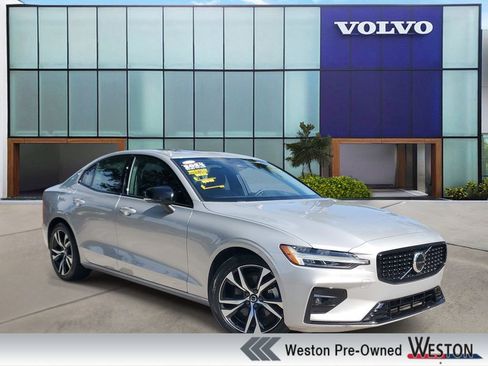 Used 2024 Volvo S60 B5 Core FWD image 1