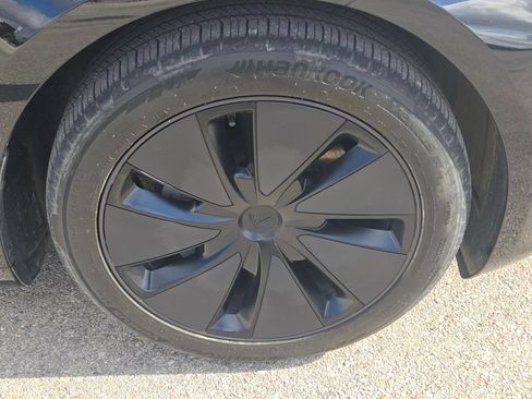 Used 2024 Tesla Model 3 Standard Range RWD image 31