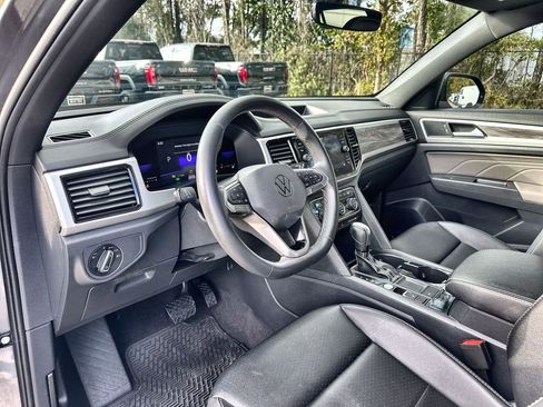 Used 2022 Volkswagen Atlas Cross Sport SE image 10