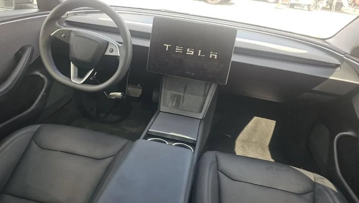 Used 2024 Tesla Model 3 Standard Range RWD image 6
