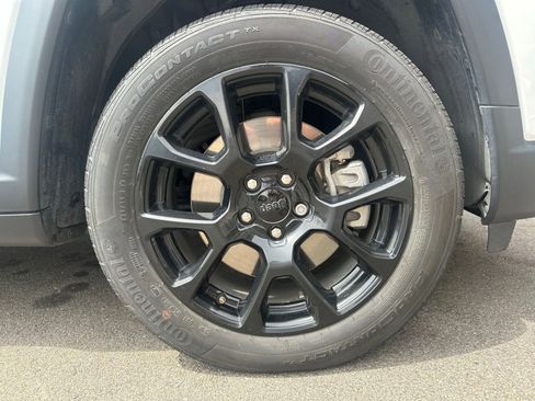 Used 2023 Jeep Compass Altitude image 12