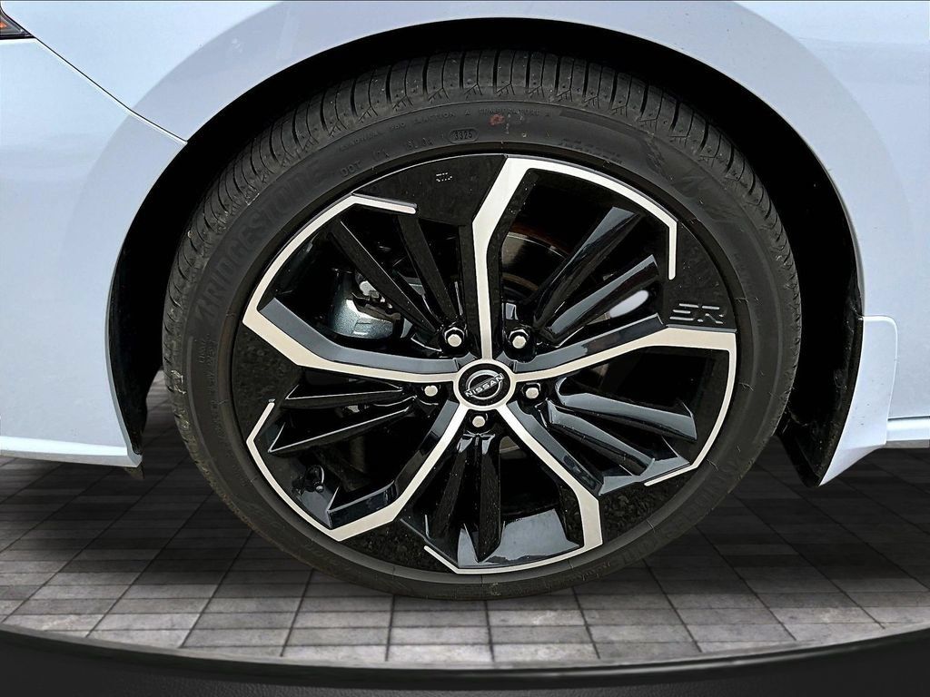 Used 2025 Nissan Altima 2.5 SR w/ SR Premium Package FWD image 36