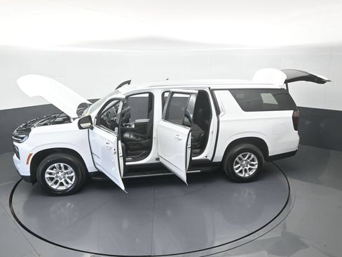 Used 2025 Chevrolet Suburban LT RWD image 72