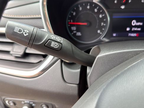 Used 2021 Chevrolet Equinox Premier FWD image 19