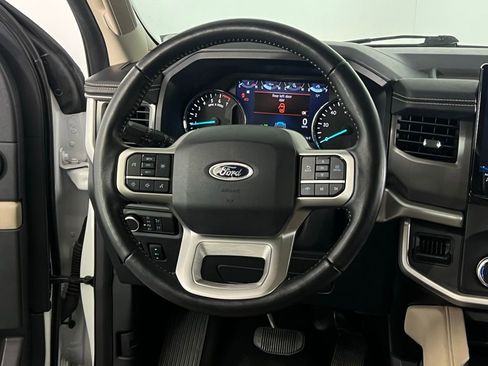 Used 2024 Ford Expedition Max XLT image 14