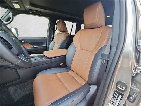 Used 2025 Lexus GX 550 w/ Accessory Package (Z1) AWD/4WD image 15