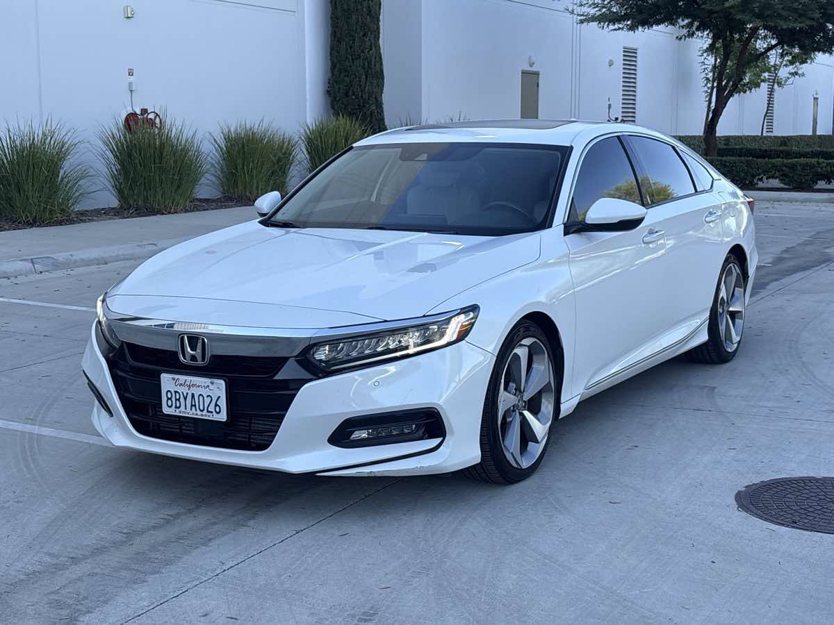 Used 2018 Honda Accord Touring image 7