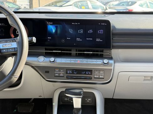 Used 2025 Hyundai Kona SEL image 18