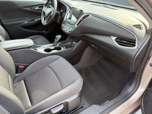 Used 2024 Chevrolet Malibu LT FWD image 31