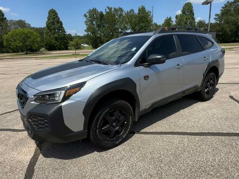 Used 2025 Subaru Outback Wilderness AWD/4WD image 4