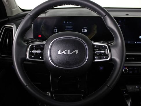Used 2024 Kia Sorento S w/ Panoramic Sunroof Package FWD image 9