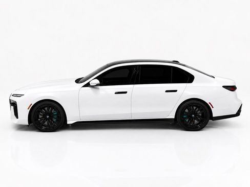 Used 2023 BMW 760i xDrive AWD/4WD image 7